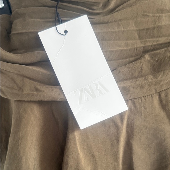 Zara Khaki Skirt with Layered Design - Picture 3 of 6